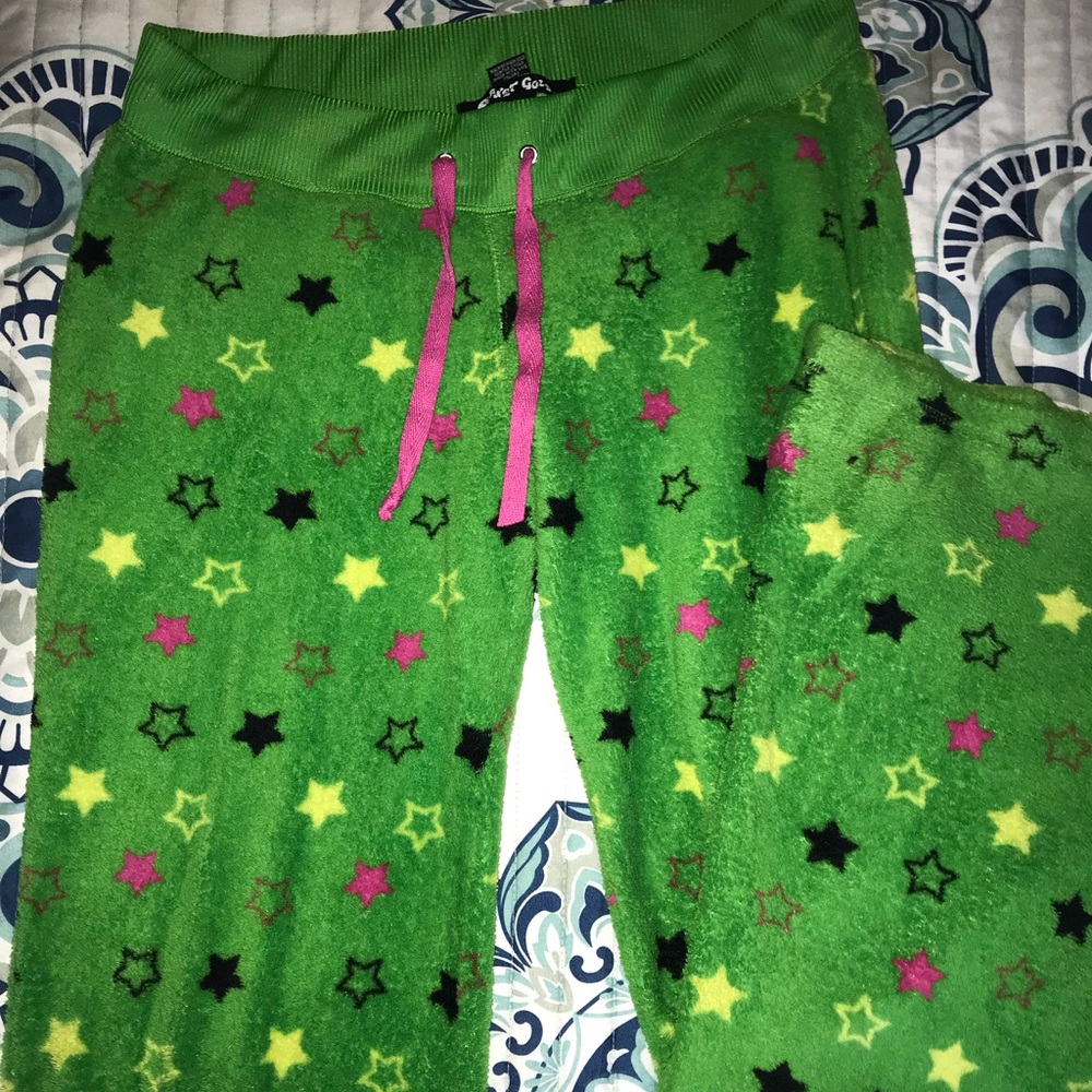 Fuzzy green pajama bottoms with stars size large